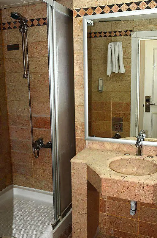 Ozcelik Hotel Kusadasi